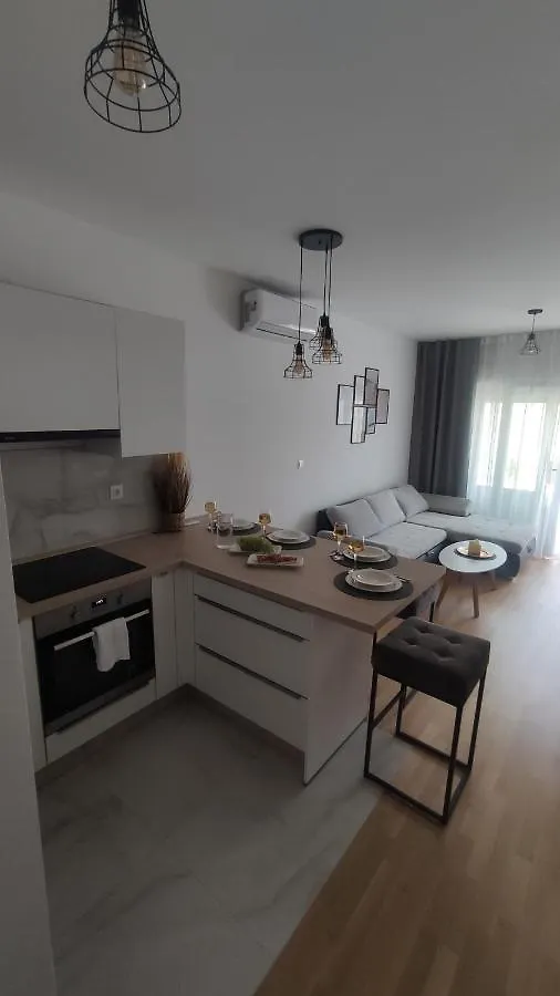 Apartment N&B Split location